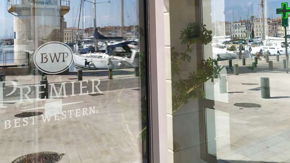 Best Western Premier Vieux Port Exterior