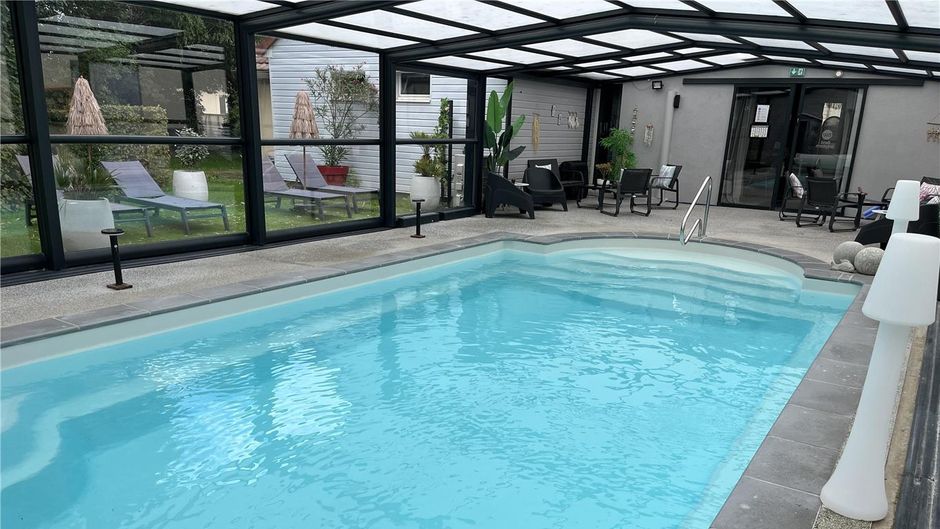 Best Western La Mare O Poissons Pool