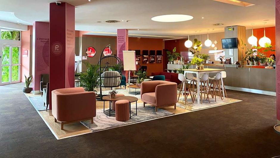Best Western Plus Paris Saclay Lobby