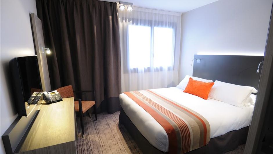Best Western Plus Hotel de Chassieu Room