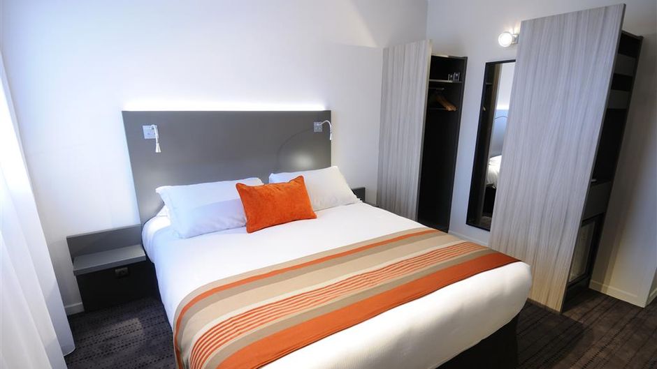 Best Western Plus Hotel de Chassieu Room