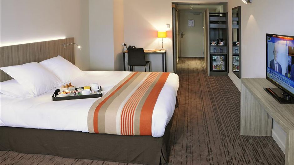 Best Western Plus Hotel de Chassieu Room