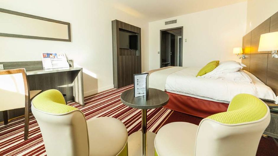 Best Western Plus Palais des Congres Room