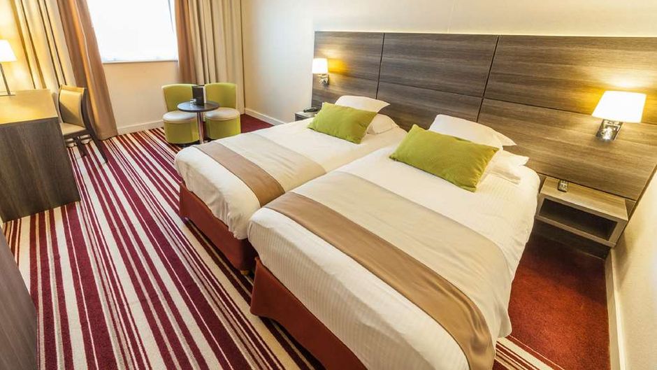 Best Western Plus Palais des Congres Room