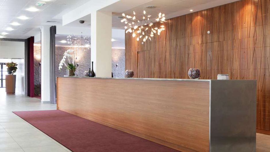 Best Western Plus Paris Velizy Lobby