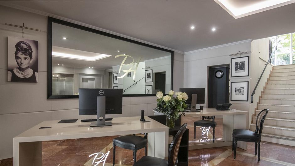 Best Western Plus Le Patio des Artistes Lobby