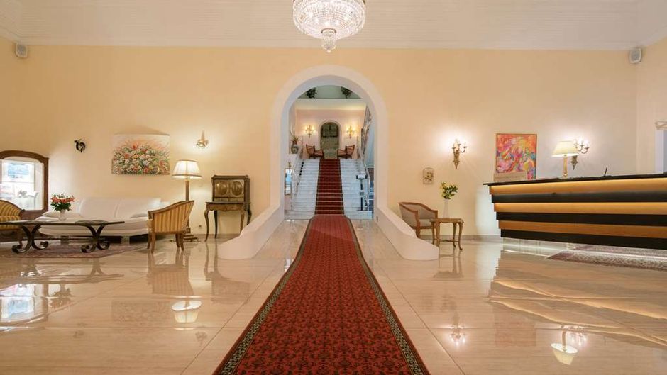 Best Western Hotel Bellevue au Lac Lobby
