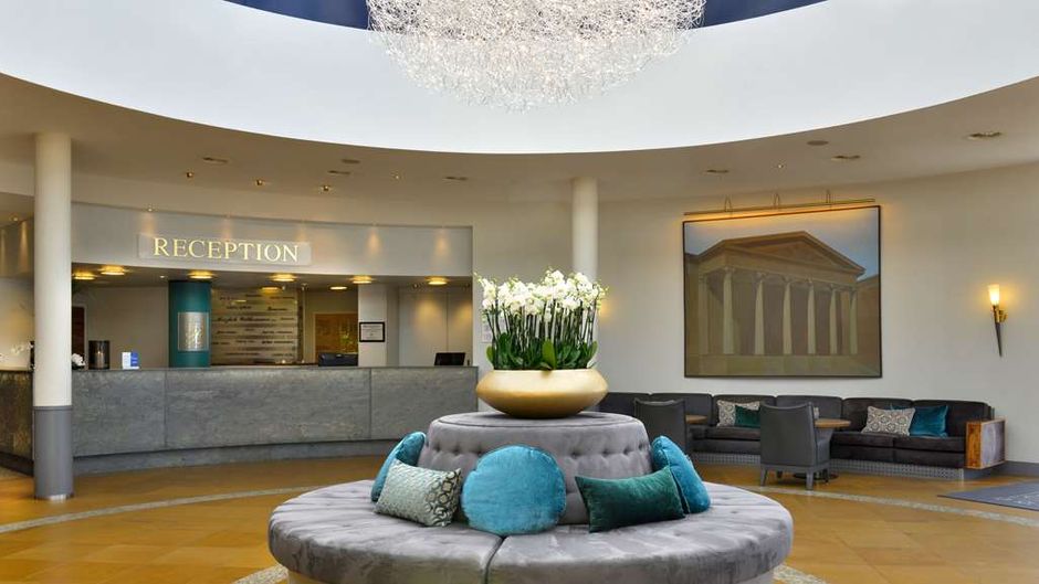 Best Western Premier Parkhotel Kronsberg Lobby