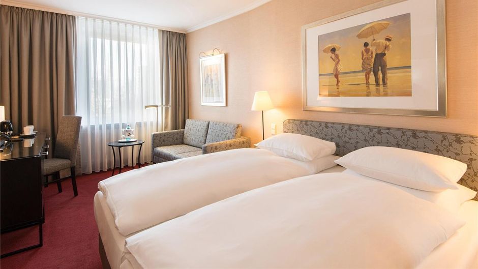 Best Western Plus Hotel St. Raphael Room