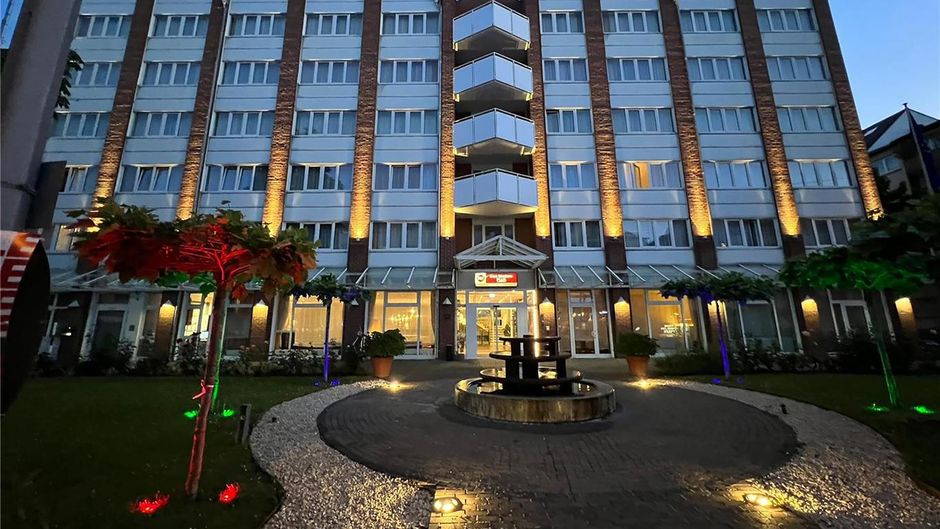 Best Western Plus Delta Park Hotel Exterior