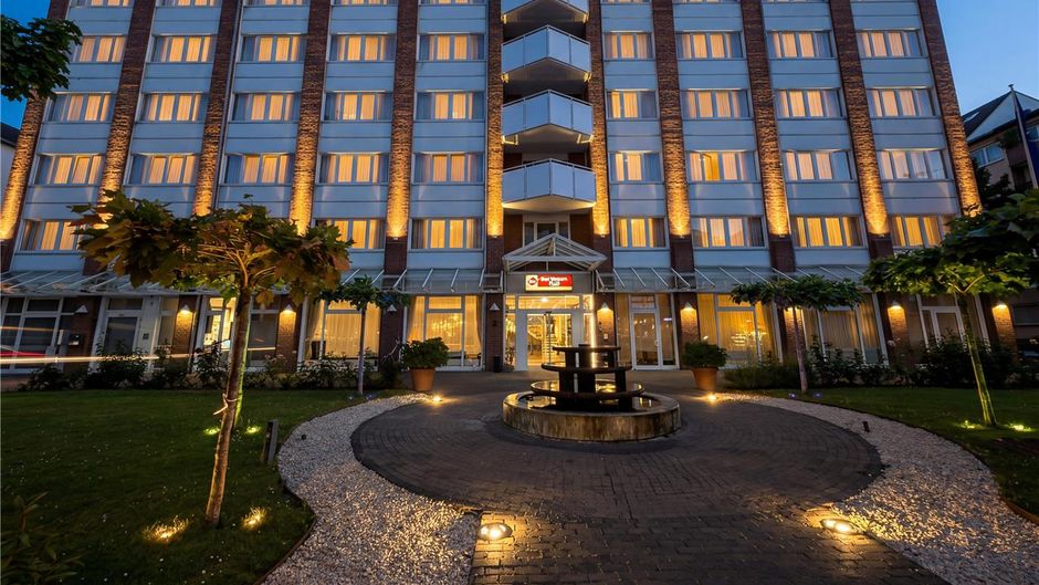 Best Western Plus Delta Park Hotel Exterior