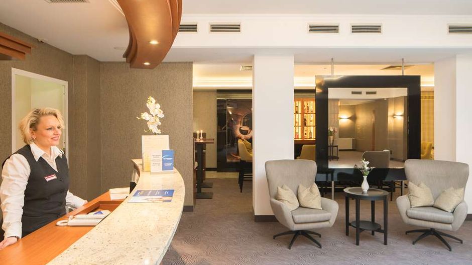Best Western Plus Hotel Excelsior Lobby