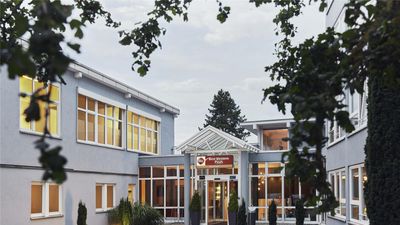 Scotty + Emily Hotel Ulm Sure Hotel Coll