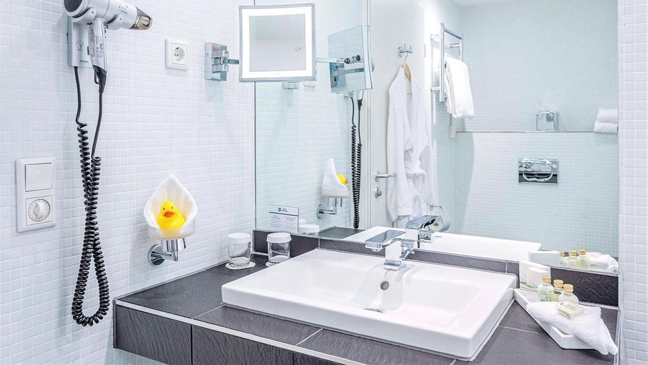 Best Western Macrander Hotel Room