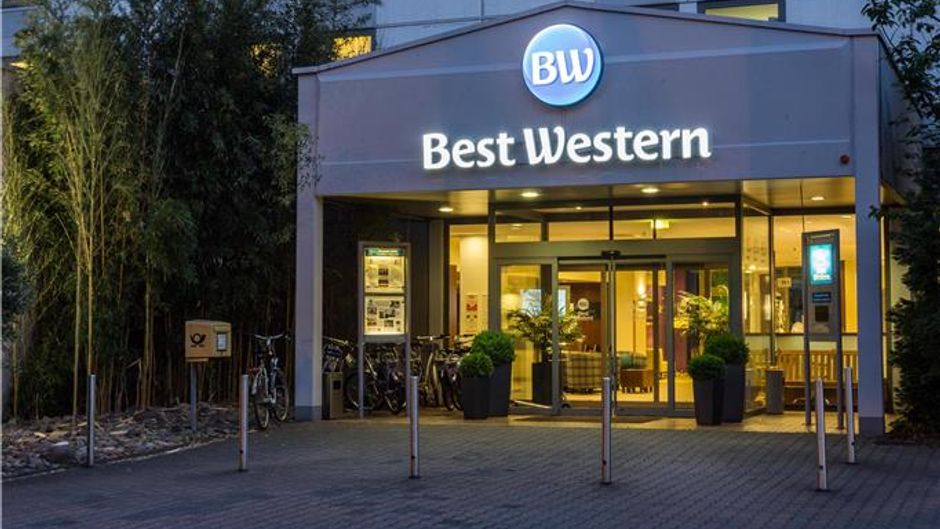 Best Western Macrander Hotel Exterior