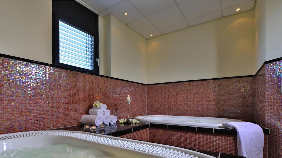 Best Western Plus Konrad Zuse Hotel Pool