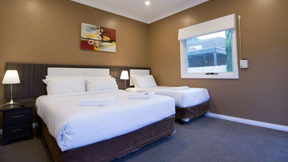Best Western Plus The Buckingham Inn Suite
