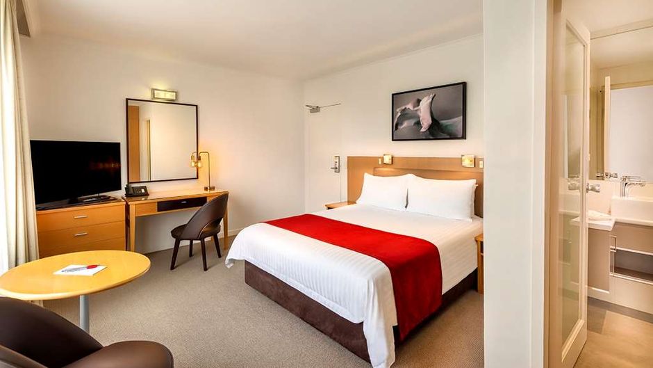 Best Western Plus Travel Inn Hotel Room