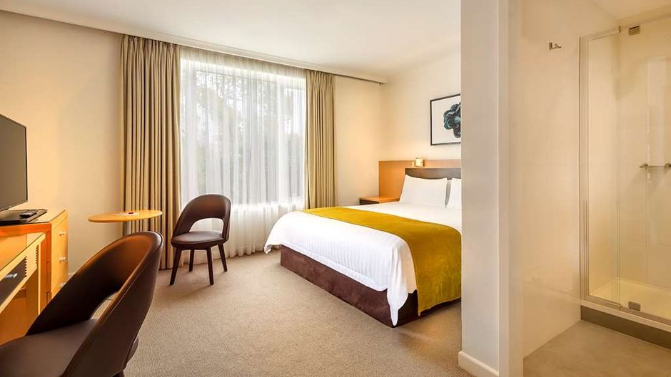 Best Western Plus Travel Inn Hotel Room