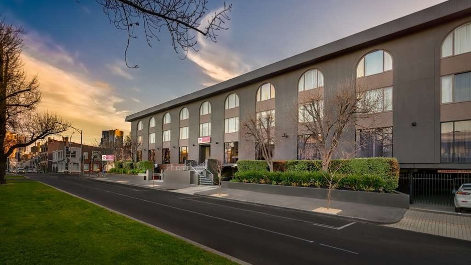Best Western Plus Travel Inn Hotel Exterior