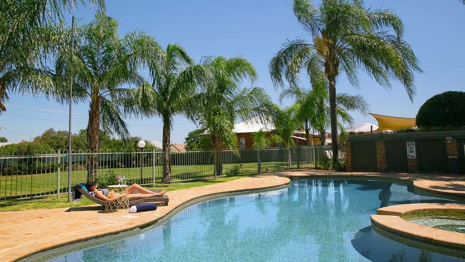 Best Western Sanctuary Inn Pool