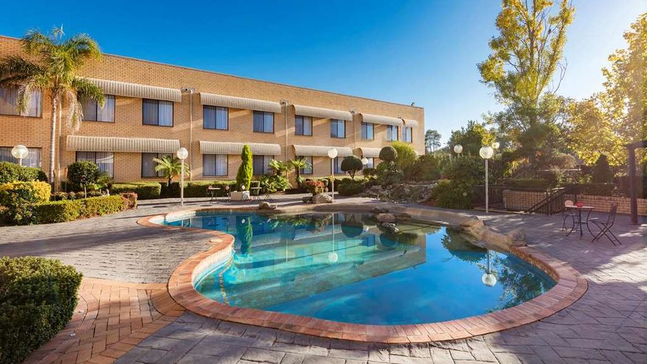 Best Western Plus Garden City Hotel Pool