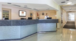 Best Western Plus Garden City Hotel