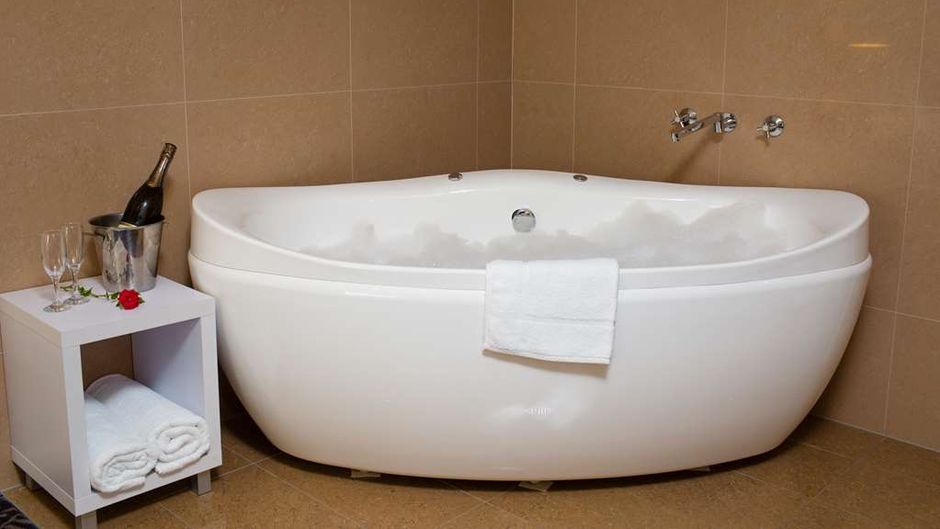 Best Western Plus Hovell Tree Inn Suite