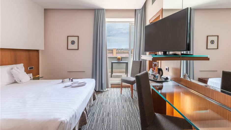 Best Western Plus Hotel Universo Room