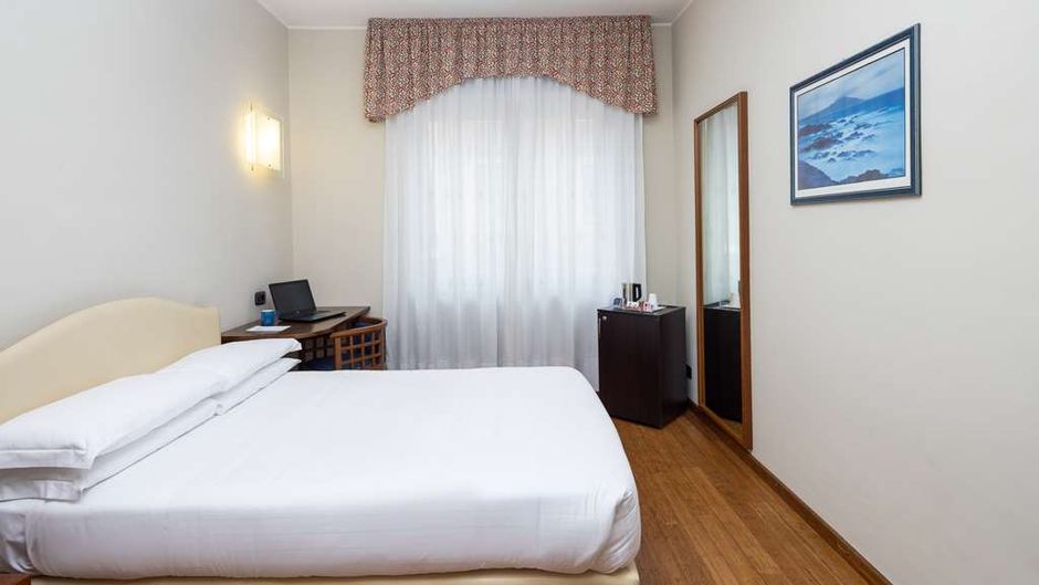 Best Western Hotel Crimea Room