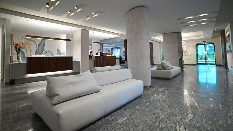 Best Western Grand Htl Guinigi Lobby