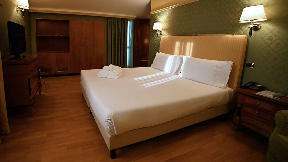 Best Western Grand Htl Guinigi Room