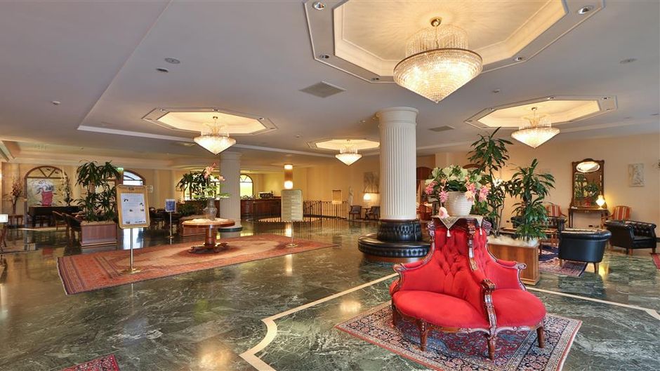 Best Western Hotel Globus City Lobby