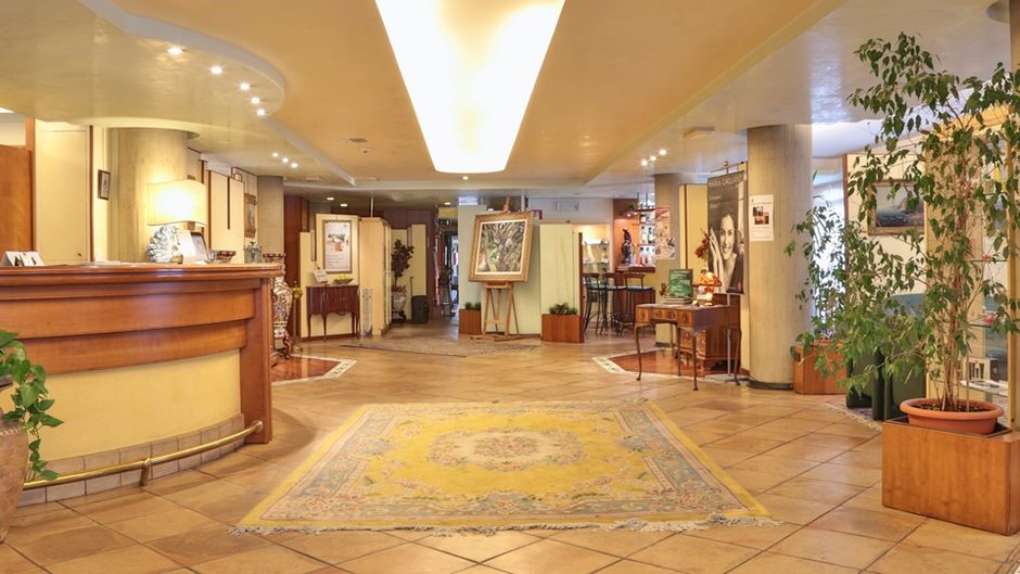 Best Western Hotel Dei Cavalieri Lobby