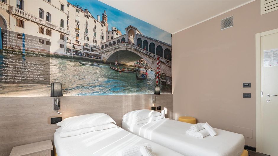 Jet Hotel, Sure Collection by BW Room