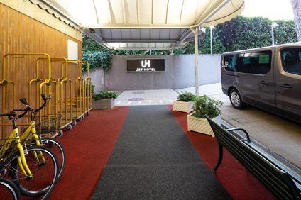 Jet Hotel, Sure Collection by BW