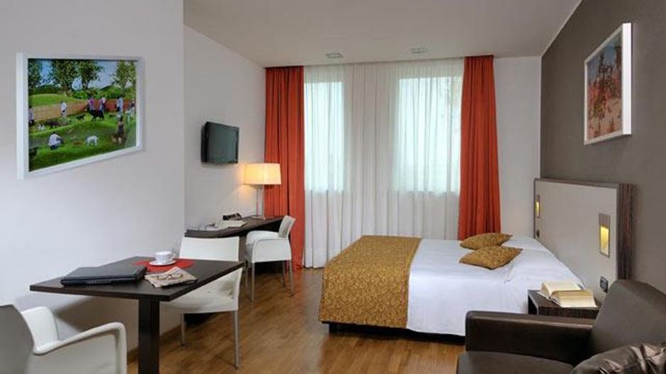 Best Western Falck Village Hotel Room