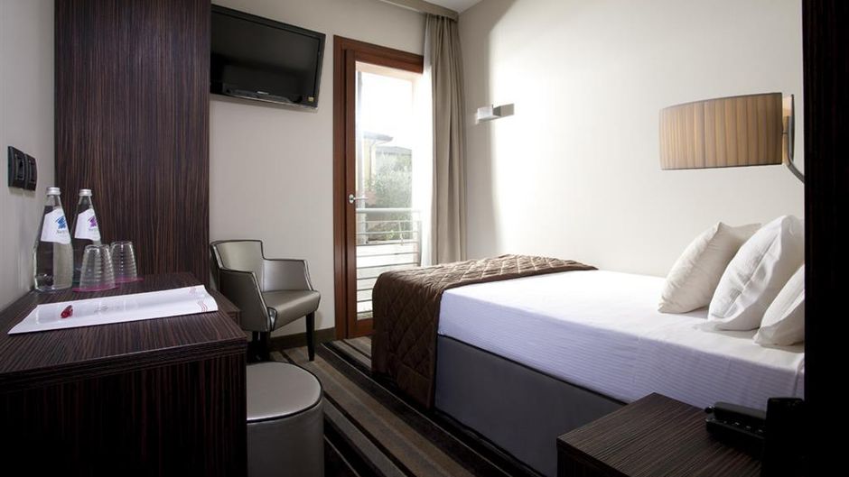 Best Western Titian Inn & Residence Room