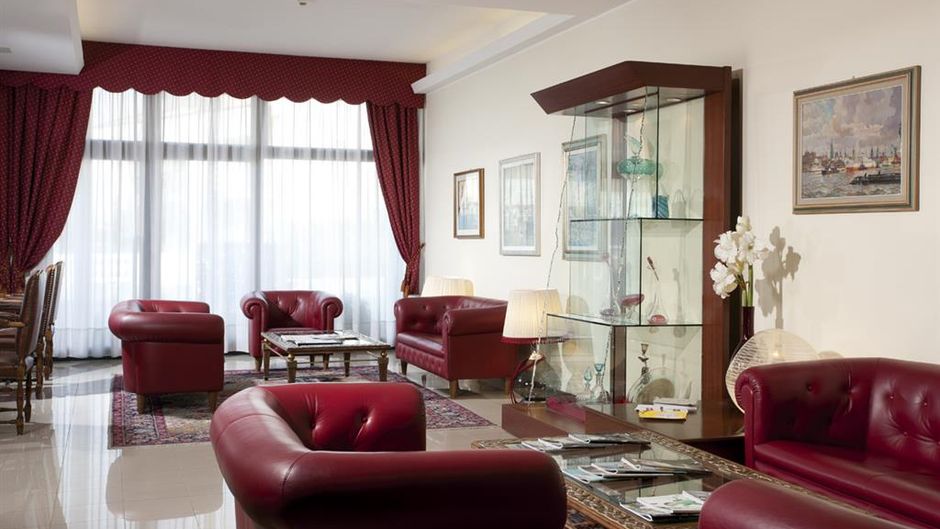 Best Western Titian Inn & Residence Lobby
