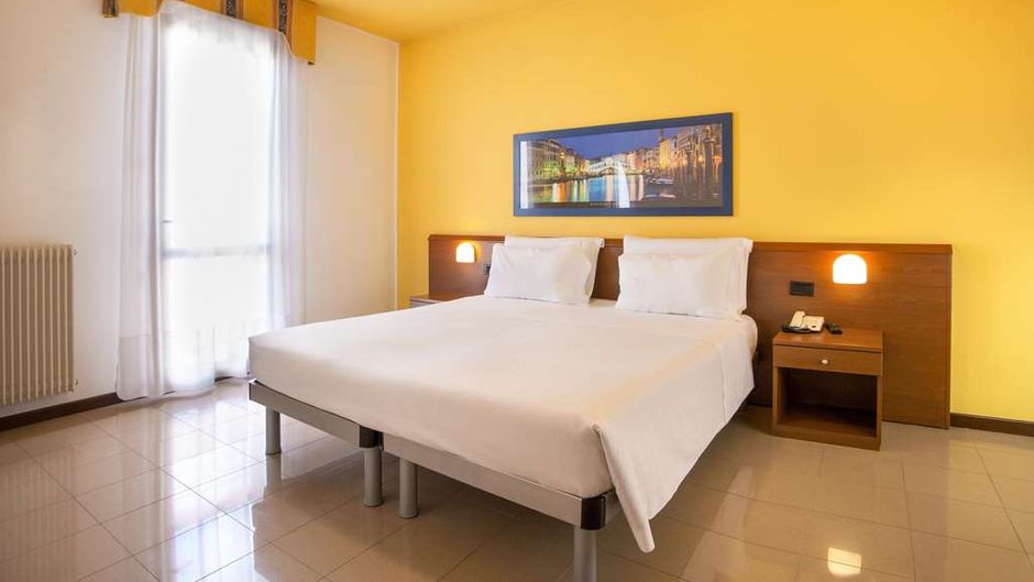 Best Western Titian Inn & Residence Room