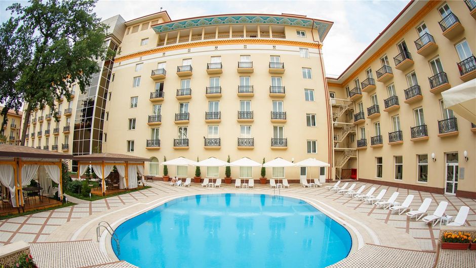 Lotte City Hotel Tashkent Pool