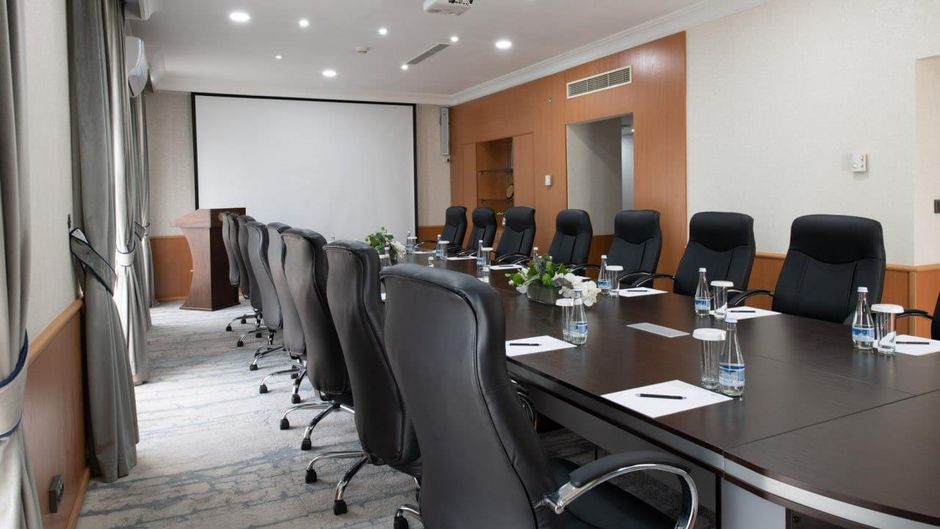 Lotte City Hotel Tashkent Meeting