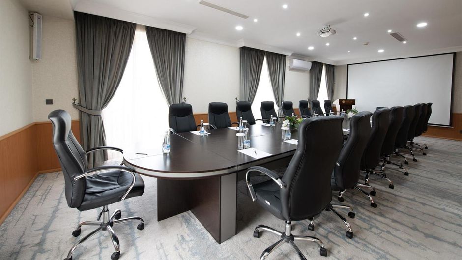 Lotte City Hotel Tashkent Meeting