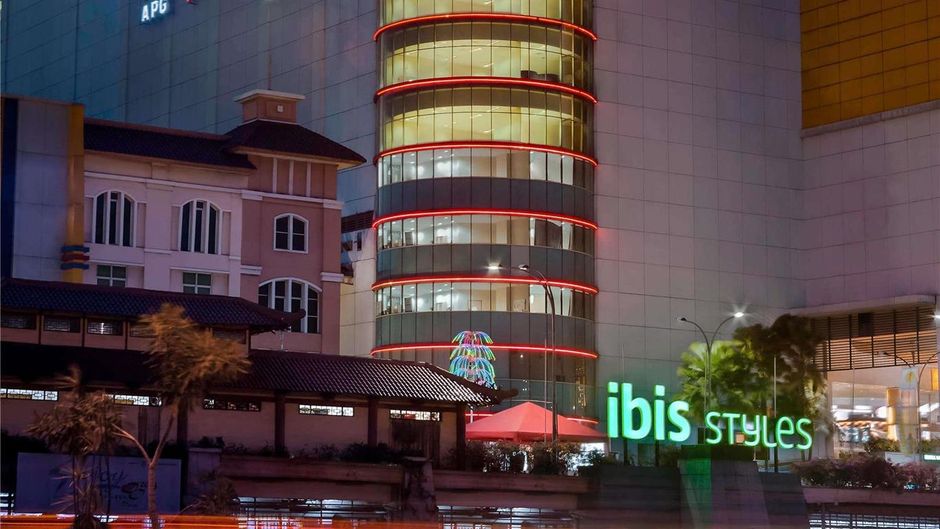 Ibis Styles Jakarta Mangga Dua Square Exterior
