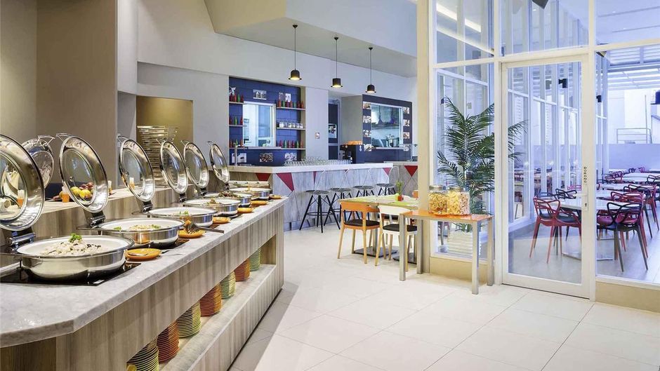 Ibis Styles Jakarta Mangga Dua Square Restaurant