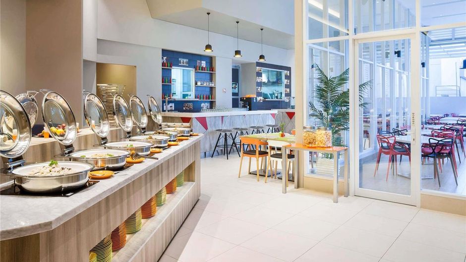 Ibis Styles Jakarta Mangga Dua Square Restaurant