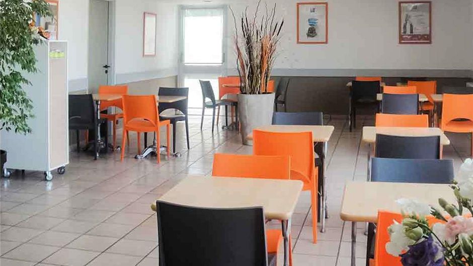 Ibis Budget Chatellerault Exterior