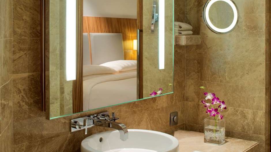 Andaz Capital Gate Suite