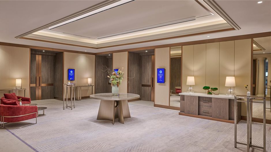 Hyatt Regency Belgrade Lobby