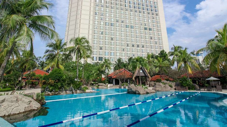 Grand Hyatt Jakarta Pool